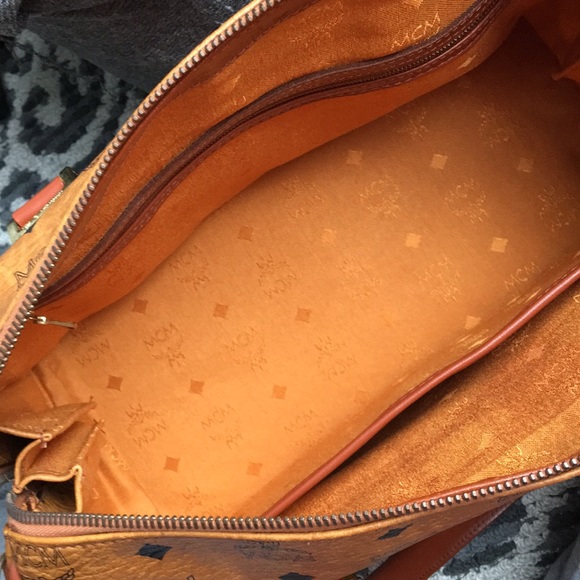 MCM boston 32 - Picture 3 of 11